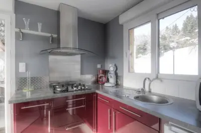 Cuisine ou kitchenette dans l'établissement L'ATELIER, chalet 3*