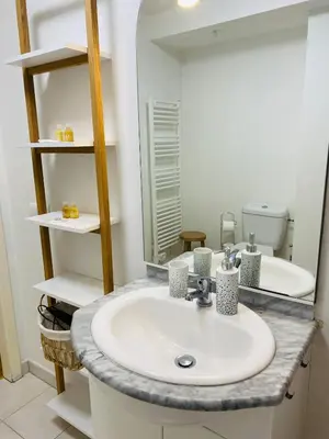 Salle de bains dans l'établissement Au pied de la Cathédrale
