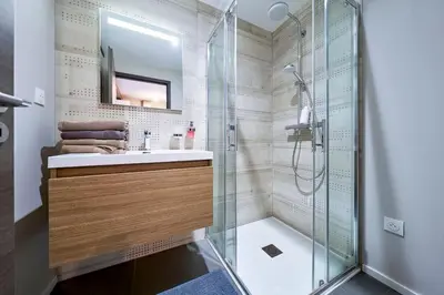 Salle de bains dans l'établissement L'ALSACIEN Centre Ville 2 chambres et Terrasse