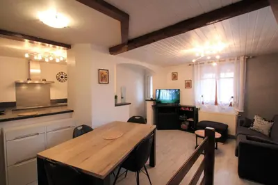 Cuisine ou kitchenette dans l'établissement Idéal séjour Alsace ! proche Colmar et sur la route des Vins, Gîte de la Liberté