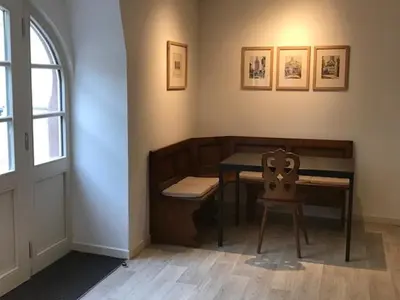 Coin salon dans l'établissement Gîte Emile de la Maison Saint-Josse