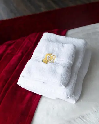 Un ou plusieurs lits dans un hébergement de l'établissement La Chambre des Secrets by Leslodgespa - Escapade romantique proche de Bâle avec terrasse privée