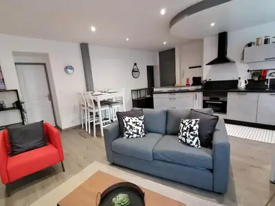 Cuisine ou kitchenette dans l'établissement LE FERRETTE - Appartement moderne et confortable