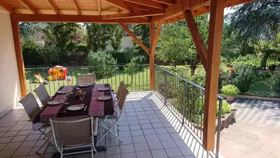 Jardin de l'établissement Le Point central - Terrasse - Proche de Colmar