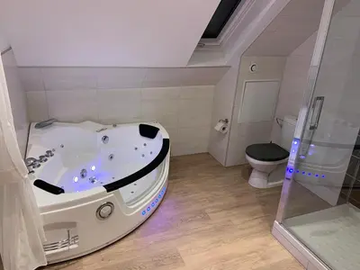 Salle de bains dans l'établissement Gîte mon rêve à Scherwiller avec SPA sur la route des vins au coeur de l'alsace