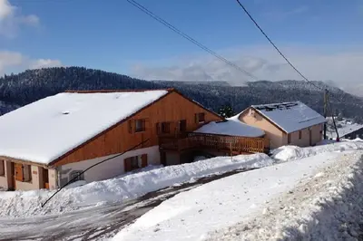 Vue générale sur la montagne ou vue sur la montagne depuis l'appartement