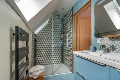 Salle de bains dans l'établissement À la Vieille Faïence