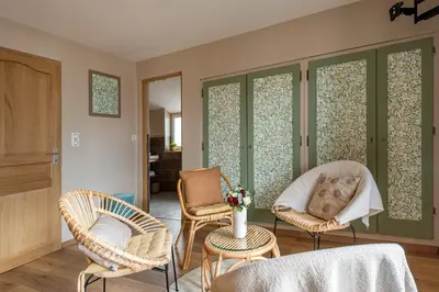 Coin salon dans l'établissement À la Vieille Faïence