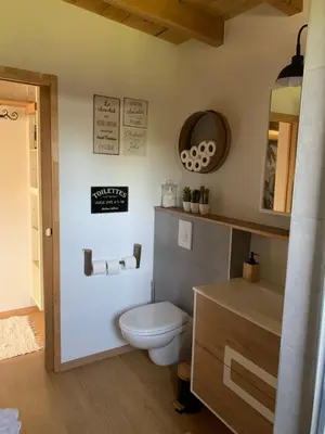 Salle de bains dans l'établissement Cab’âne