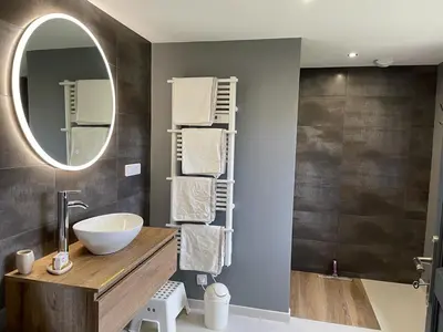 Salle de bains dans l'établissement Gîte Les Plains Champs