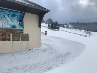 L'établissement Chalet Rouge Gazon Site Naturel Classé en hiver