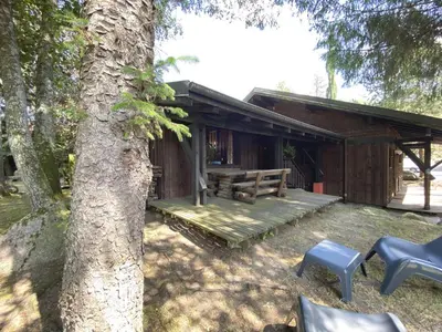 Jardin de l'établissement LA POMME DE PIN 2 Appartement avec terrasse