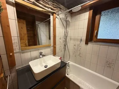 Salle de bains dans l'établissement LE RENARD Chalet en bois