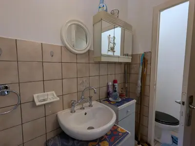 Salle de bains dans l'établissement Gîte fonctionnel avec terrasse et vue, Gérardmer - FR-1-589-402