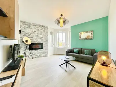 Télévision ou salle de divertissement dans l'établissement COLMAR - Appartements Deluxe - Lumineux - Stationnement Gratuit et Facile dans la rue