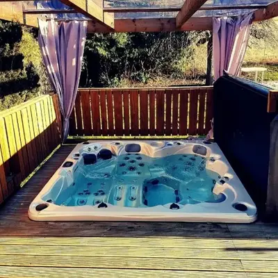 MONTAGNE-LAC&SPA (jacuzzi privé) (NOUVEAU)