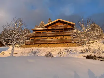 L'établissement Aigle des Neiges 5 étoiles en hiver