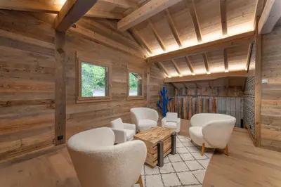 Coin salon dans l'établissement Aigle des Neiges 5 étoiles