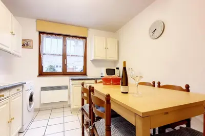 Cuisine ou kitchenette dans l'établissement Chez Romane - appartement avec parking