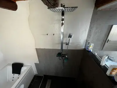 Salle de bains dans l'établissement La maison bleue