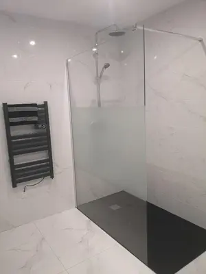 Salle de bains dans l'établissement Villa, Gérardmer, Sauna, Spa Jacuzzi, Baby foot, Terrasse, 8 personnes, 4 chambres, 2 salles de bain