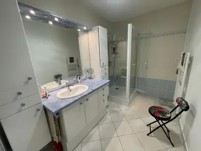 Salle de bains dans l'établissement Les Myrtilles