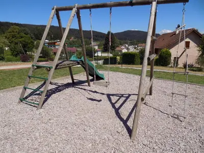 Aire de jeux pour enfants de l'établissement Le Chalet des Vosges