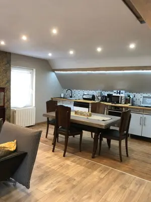 Cuisine ou kitchenette dans l'établissement L Atypik à L ancienne forge