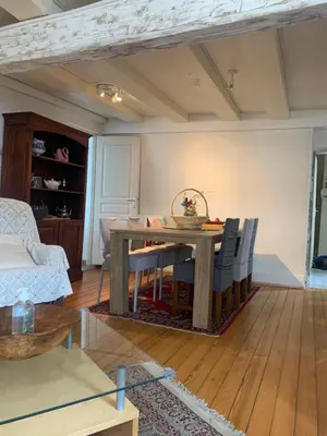 Coin salon dans l'établissement Les papillons