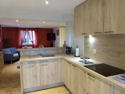 Cuisine ou kitchenette dans l'établissement Gîte les Eglantines Rez-de-Jardin