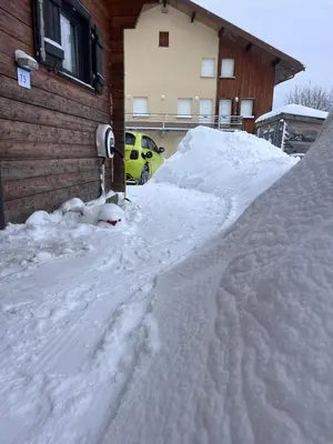 L'établissement Chalet des 2 lacs en hiver