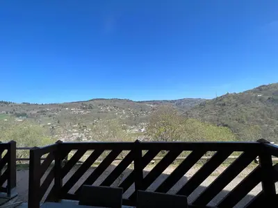 Vue générale sur la montagne ou vue sur la montagne depuis l'appartement