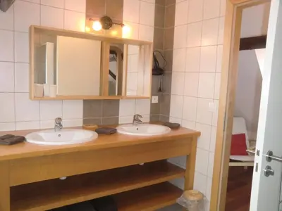Salle de bains dans l'établissement Gite Gewurztraminer