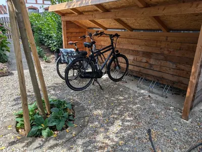 Vélo sur le terrain de l'établissement Gîte 49m2, 2 Chambres, Pro - Famille ou dans les environs