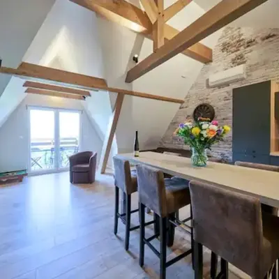 LOFT neuf avec bain jacuzzi et terrasse