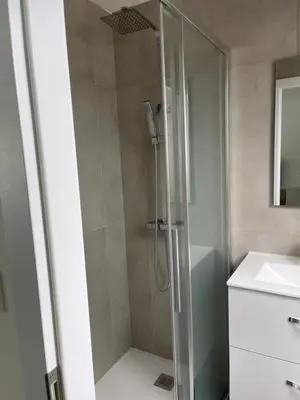 Salle de bains dans l'établissement Le 33 le Haut