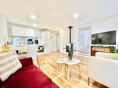 Cuisine ou kitchenette dans l'établissement LE ROSACKER - Proche centre ville et gare - Terrasse - Parking gratuit 2 places - 2 chambres - 2 salles de bain - Netflix