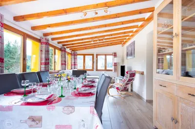 Restaurant ou autre lieu de restauration dans l'établissement Le Repère Des Marmottes