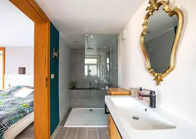 Salle de bains dans l'établissement gîte la Fonderie