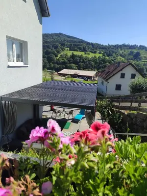 Vue générale sur la montagne ou vue sur la montagne depuis la maison de vacances
