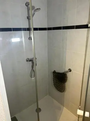 Salle de bains dans l'établissement Le Nid Alsacien - Appartement cosy & lumineux à 10min de Colmar