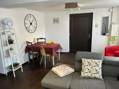 Coin salon dans l'établissement Le Nid Alsacien - Appartement cosy & lumineux à 10min de Colmar