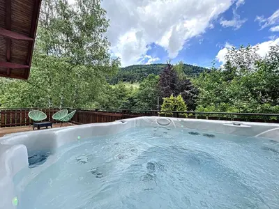 Vue générale sur la montagne ou vue sur la montagne depuis le chalet