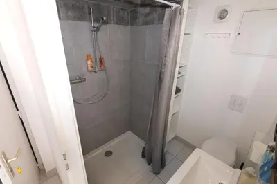Salle de bains dans l'établissement LE STUDIO SELESTADIEN