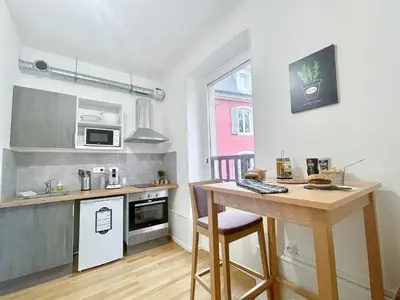 Cuisine ou kitchenette dans l'établissement Le BarberShop, centre ville, parking gratuit
