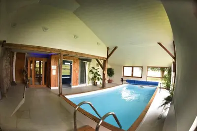 Piscine de l'établissement Les gites de l'étang ou située à proximité