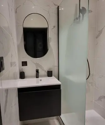 Salle de bains dans l'établissement villa l'Ambroisine