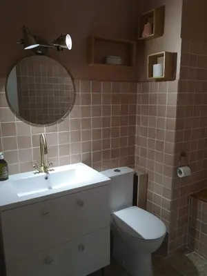 Salle de bains dans l'établissement Le Petit Astro parking privé