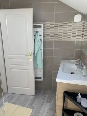 Salle de bains dans l'établissement la grange à Emile