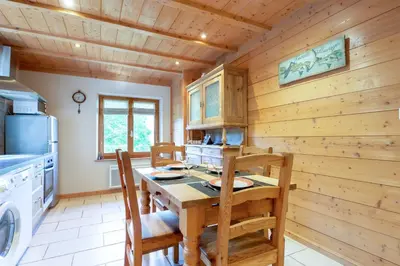 Cuisine ou kitchenette dans l'établissement La Forêt de Ventron